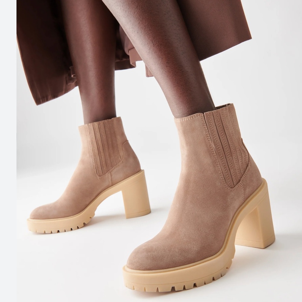 NWT DOLCE VITA Caster Waterproof Boot in Mushroom Size 10